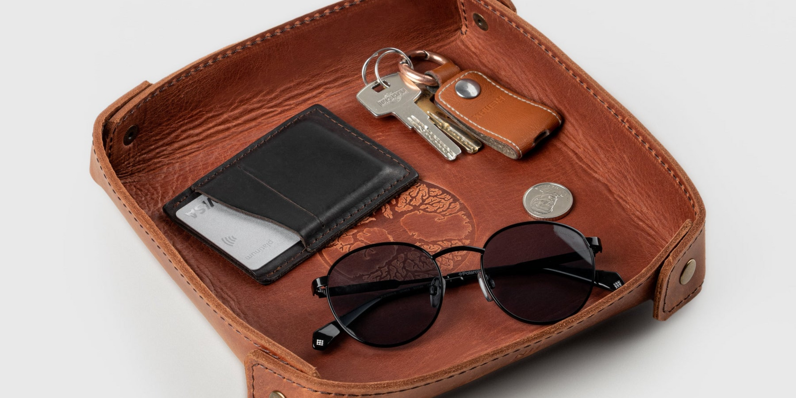 Organize your life with leather: top picks for home and office
