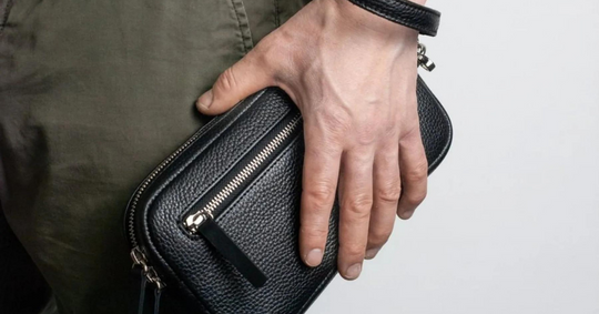 How to choose leather bags for men?