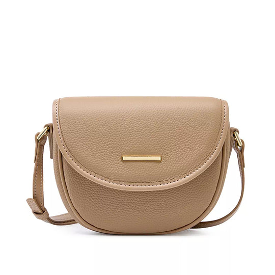 Fashionable leather saddle bag with a stylish crossbody design