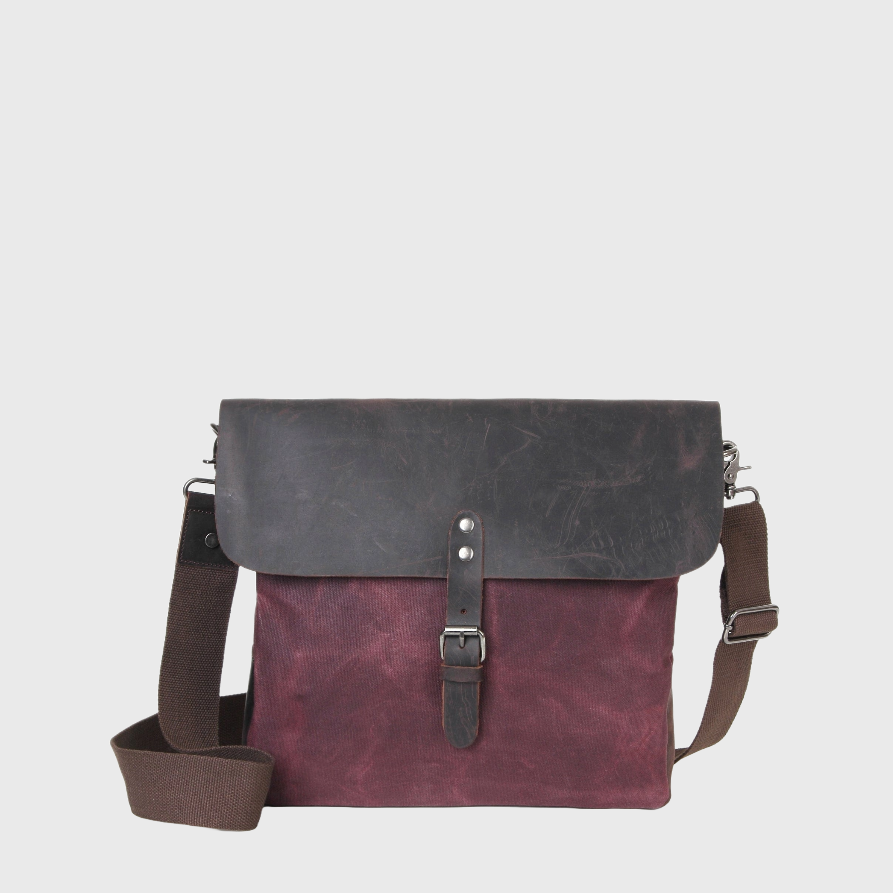 Retro tactical messenger bag for daily use