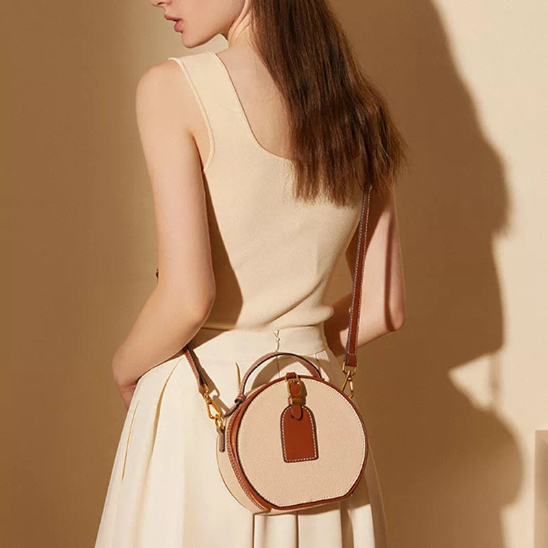 Timeless classic crossbody bag in quality leather for ladies