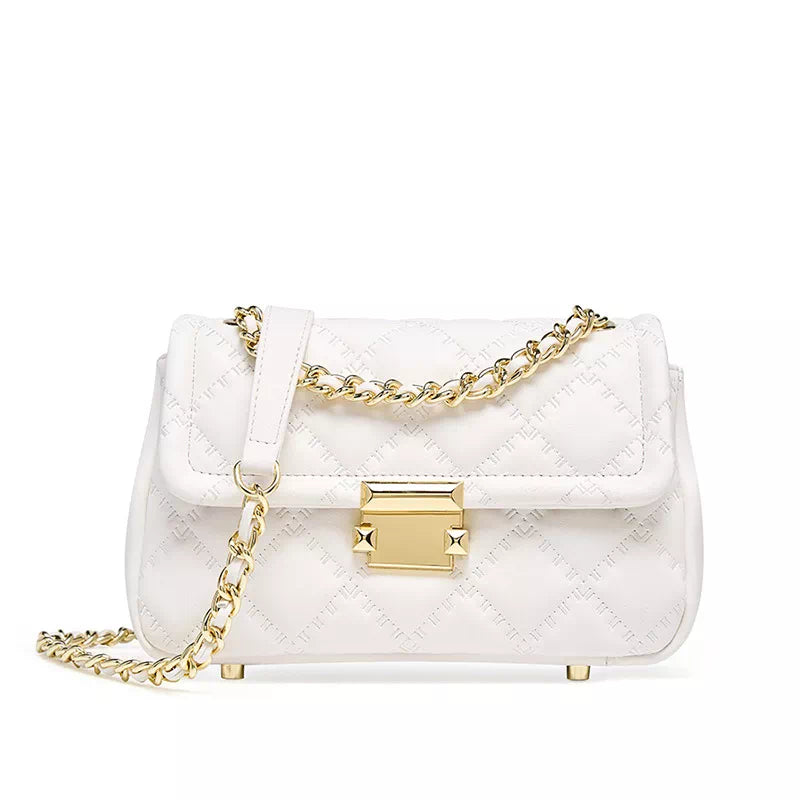 Celebrity-favorite shoulder bags with chain made from quilted leather