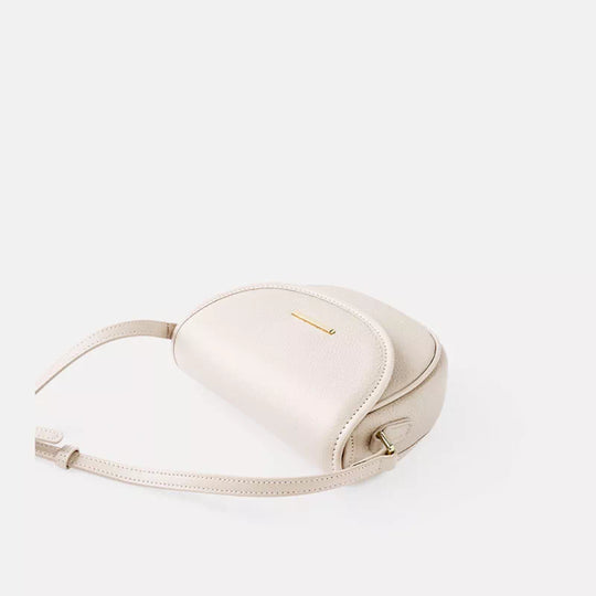 Elegant and trendy leather saddle crossbody bag for ladies