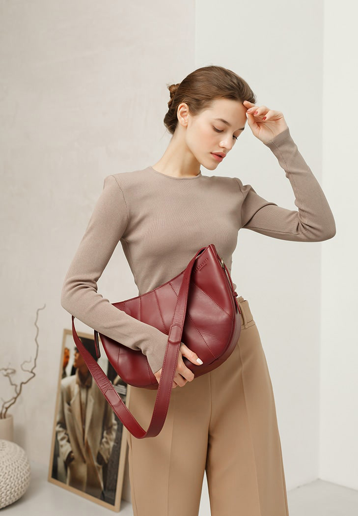 Elegant Designer Leather Shoulder Bag for Daily Use - Leather Purse Backpack