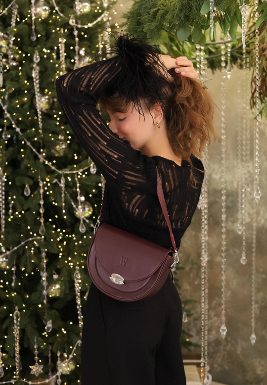 Women's Leather Shoulder Bag – Stylish and Practical - Leather Purse Backpack