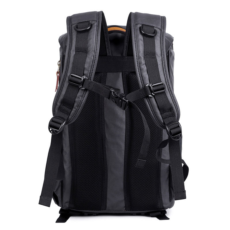 Canvas camera bag for wet conditions
