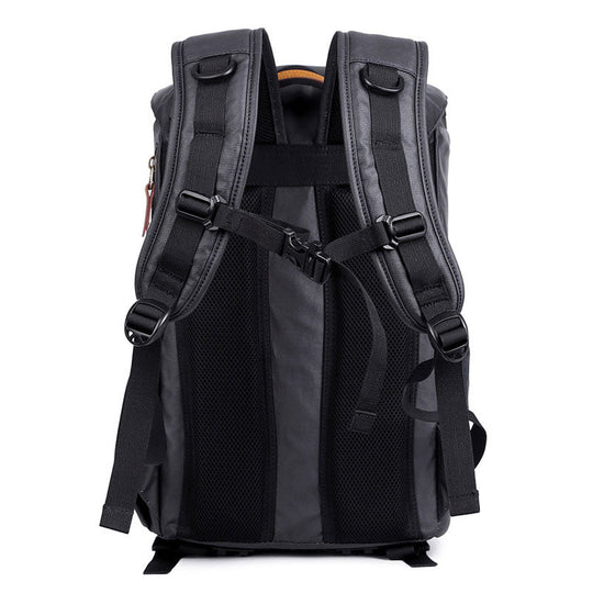 Canvas camera bag for wet conditions