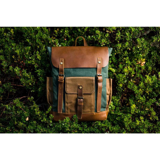 Elegant Vintage Laptop Backpack with Easy Access and Vintage Appeal - Leather Purse Backpack
