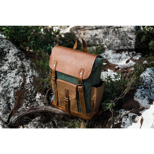 Elegant Vintage Laptop Backpack with Easy Access and Vintage Appeal - Leather Purse Backpack