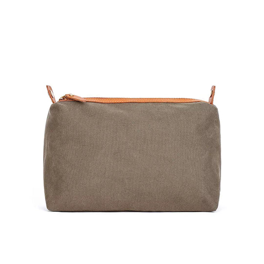 Premium quality leather crossbody bag with exclusive vegetable tanning