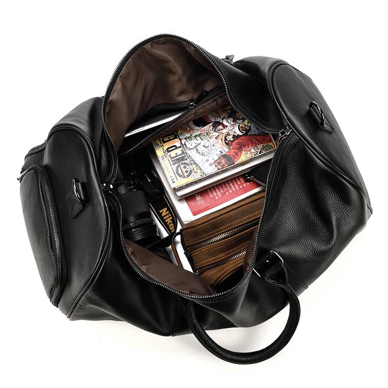 Men's leather weekender duffle with shoulder strap