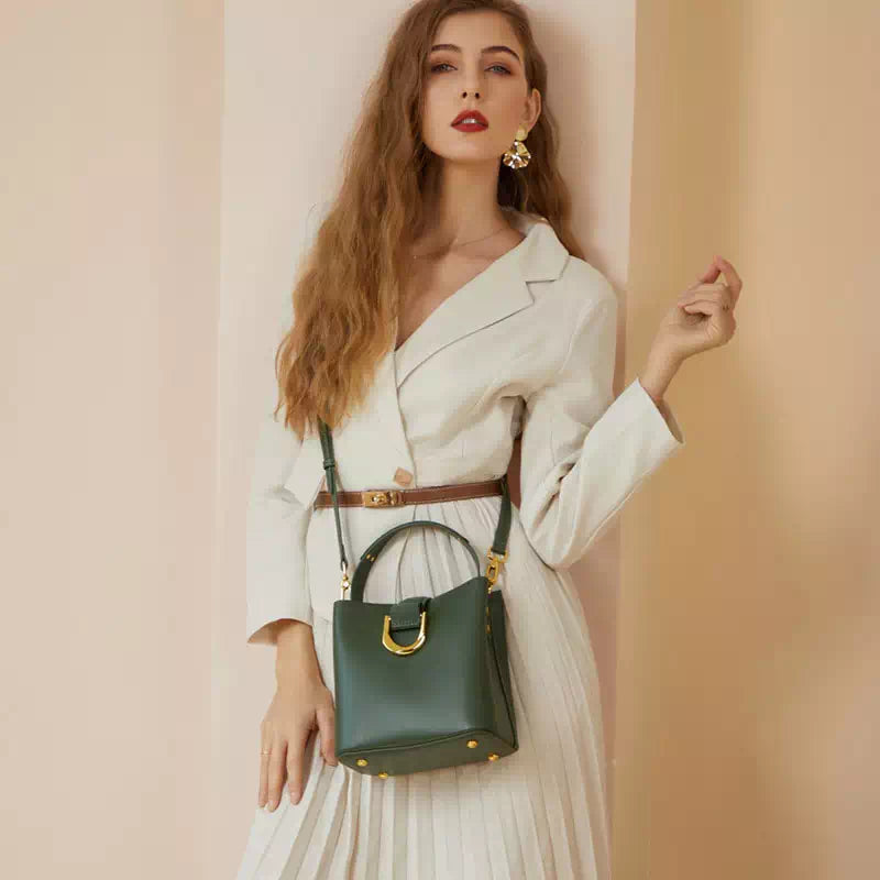 Stylish compact leather purse