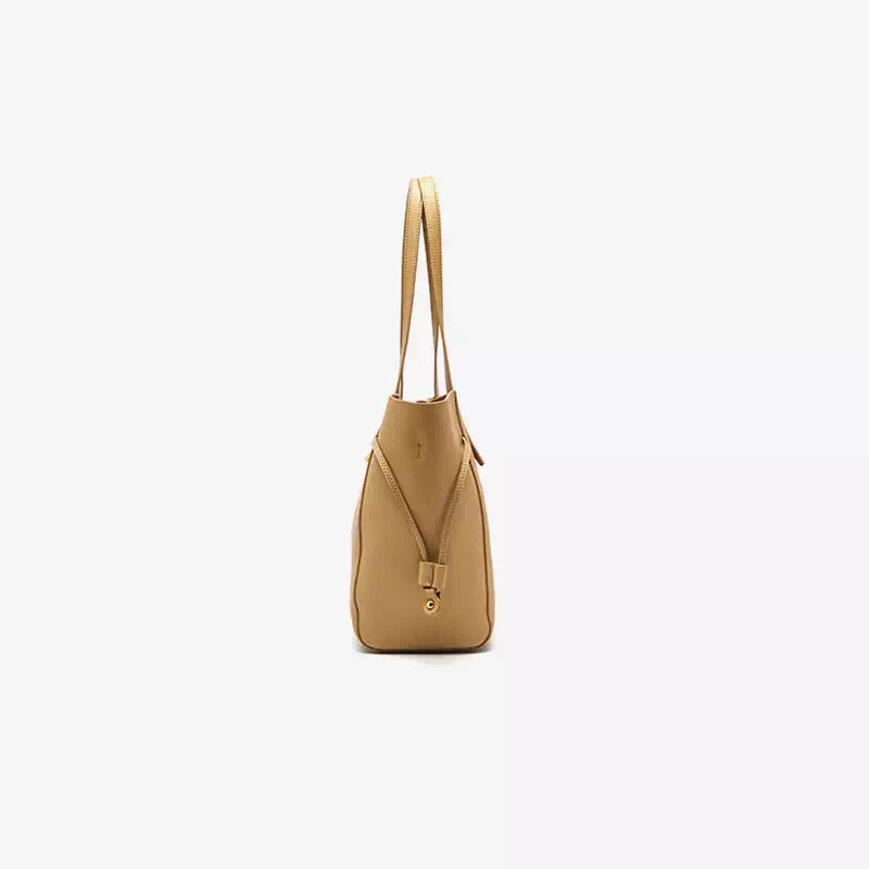 Elegant beige leather handbag