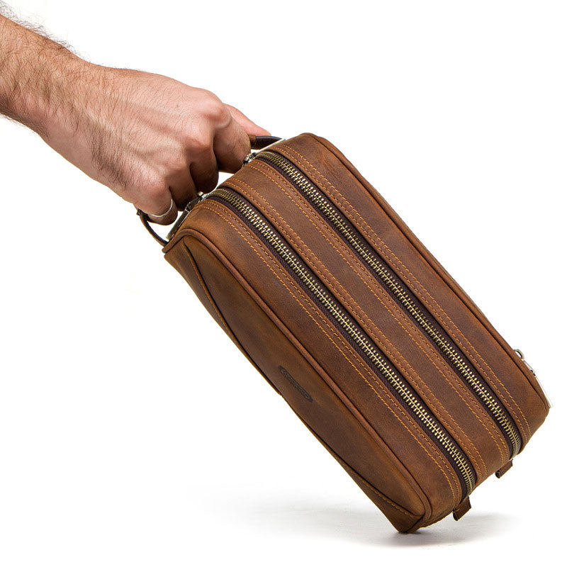 Stylish Crazy Horse leather men's toiletry bag in brown