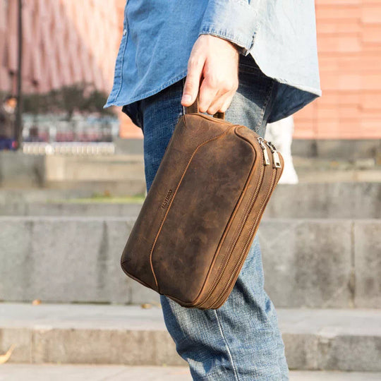 Stylish men's toiletry bag in Crazy Horse leather with double zippers