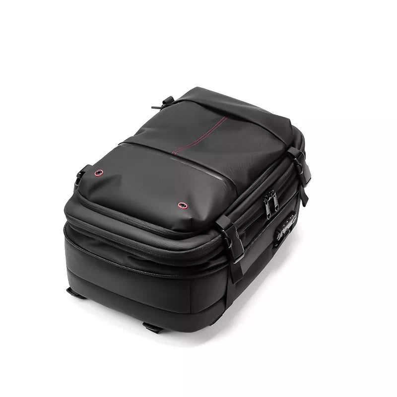 Expandable carry-on backpack for extensive packing