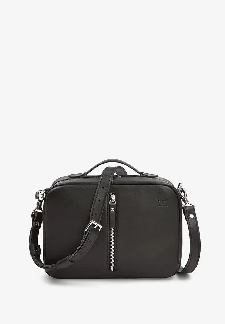 Elegant Women's Leather Bag – Timeless Style and Handcrafted Quality - Leather Purse Backpack