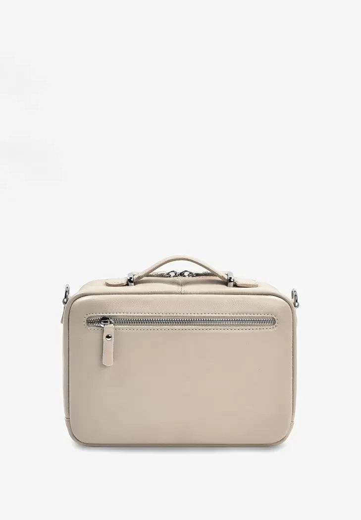 Elegant Women's Leather Bag – Timeless Style and Handcrafted Quality - Leather Purse Backpack