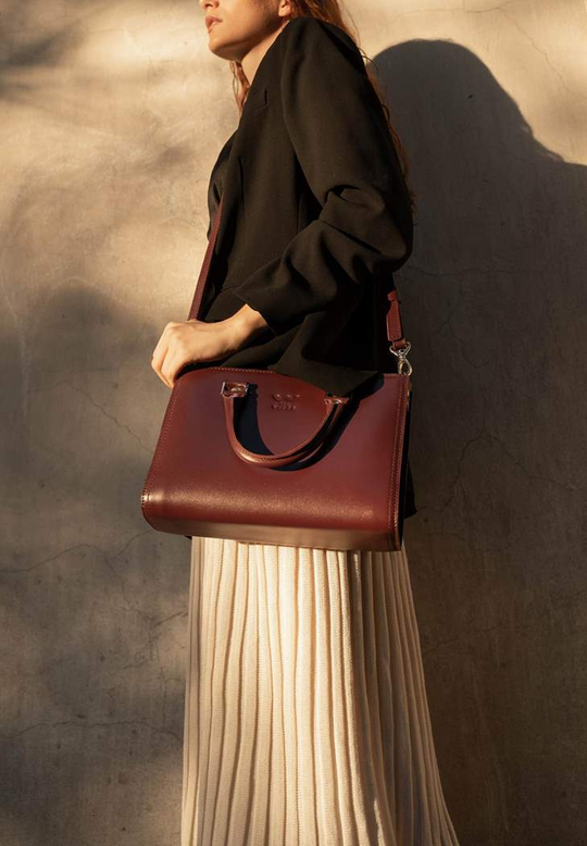 Chic Bag Elegant Stylish Leather Handbag for Women - Leather Purse Backpack