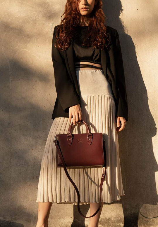 Chic Bag Elegant Stylish Leather Handbag for Women - Leather Purse Backpack