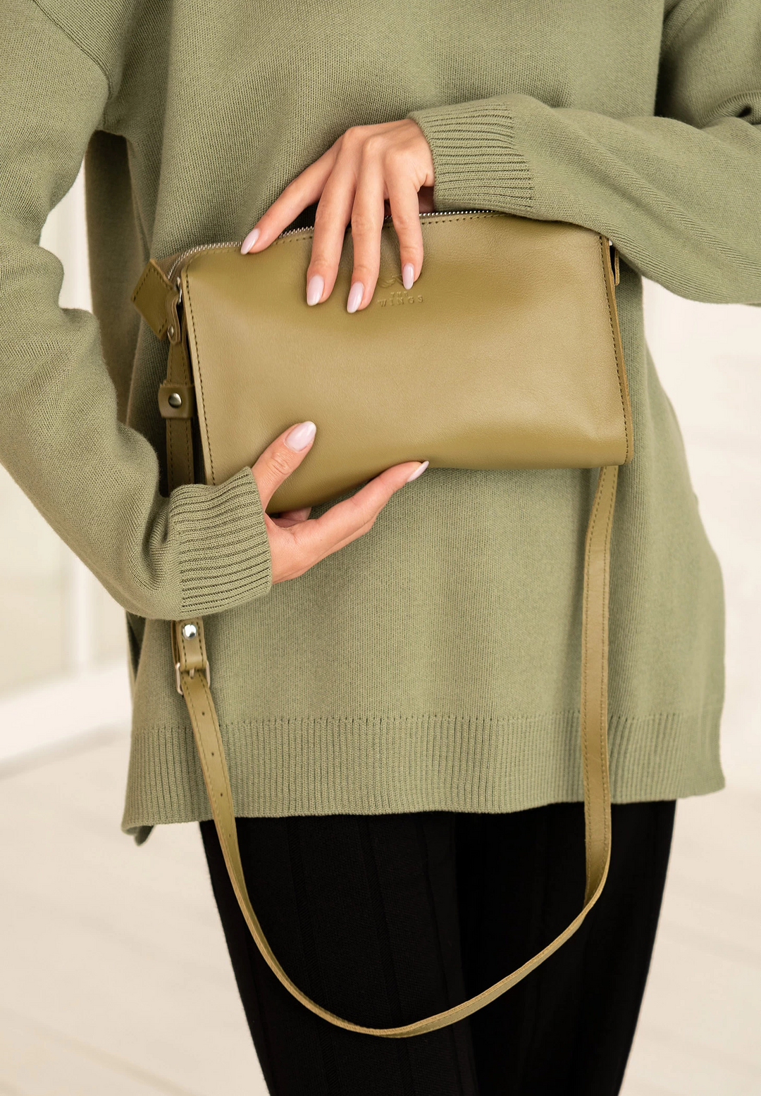 Elegant Sleek Women's Bag in Genuine Leather - Leather Purse Backpack