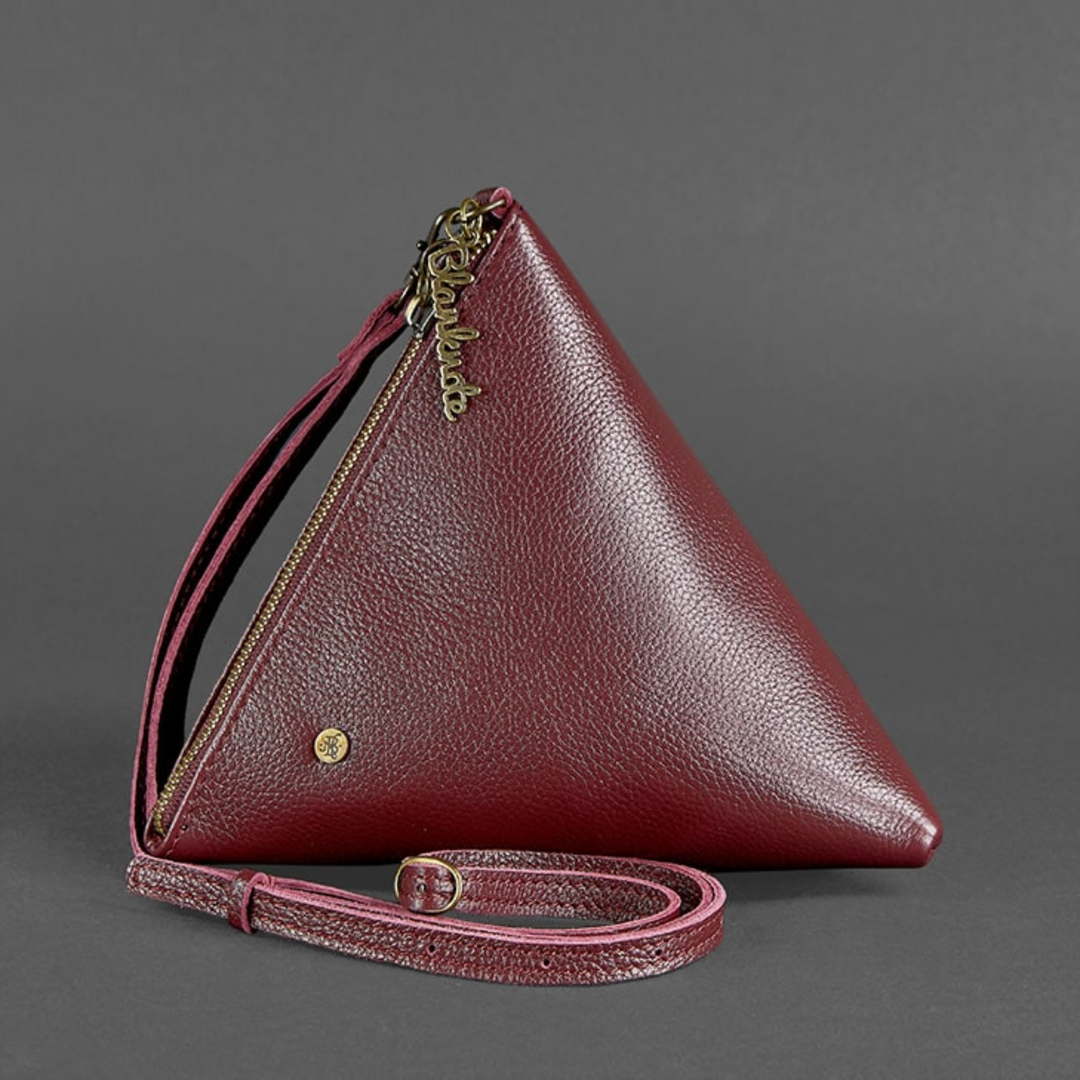 pyramid purse