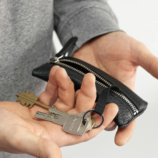 mens leather key holder black