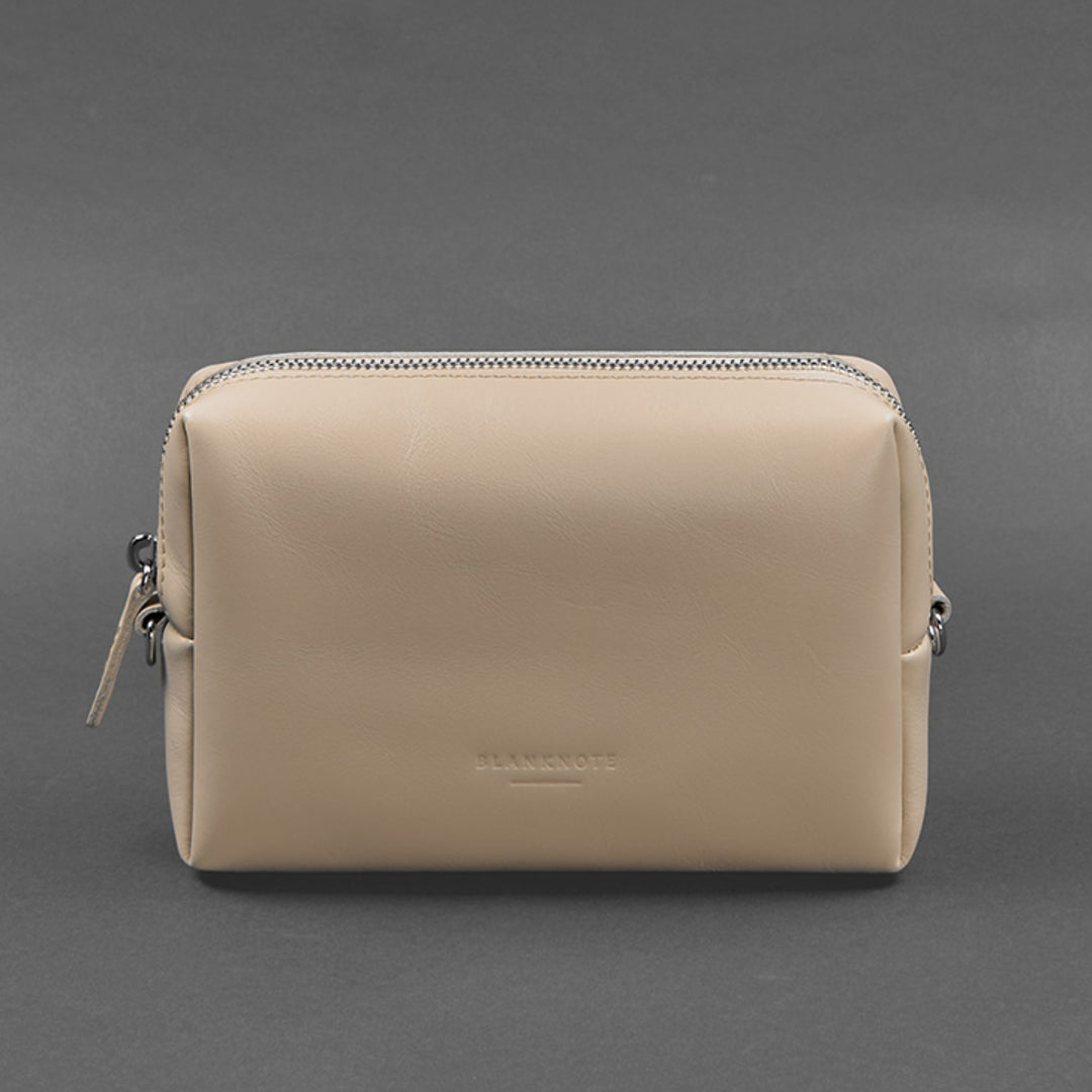 Makeup case with zipper and handles
