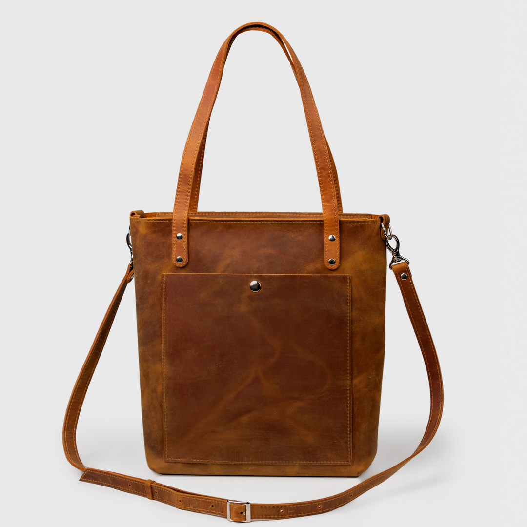 Leather purse with pocket