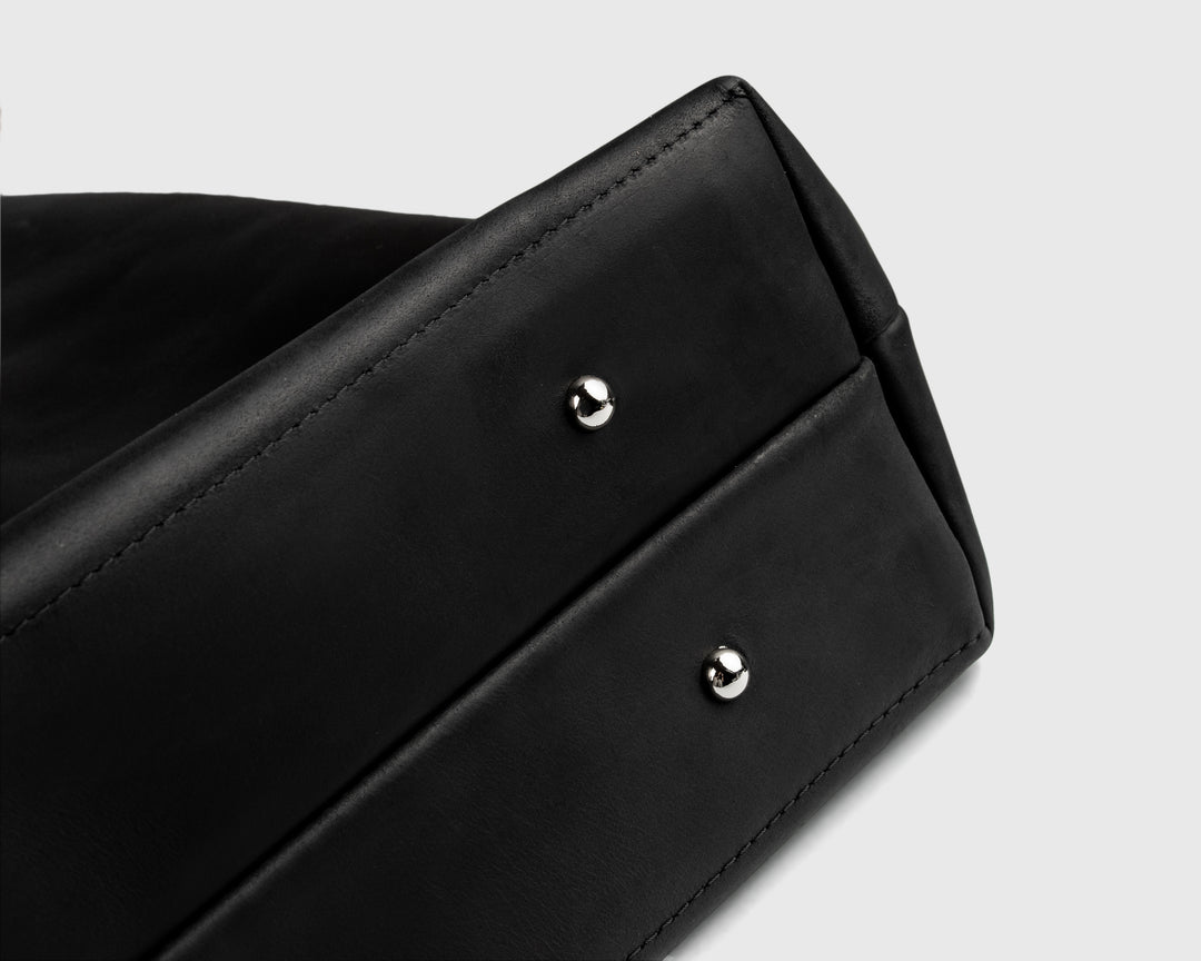 Leather shoulder bag