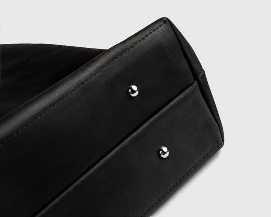 Leather shoulder bag