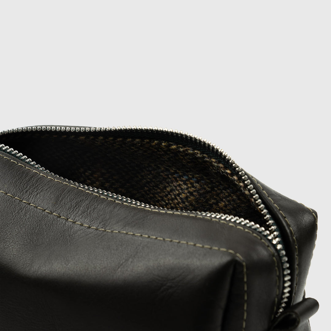 Leather makeup organizer