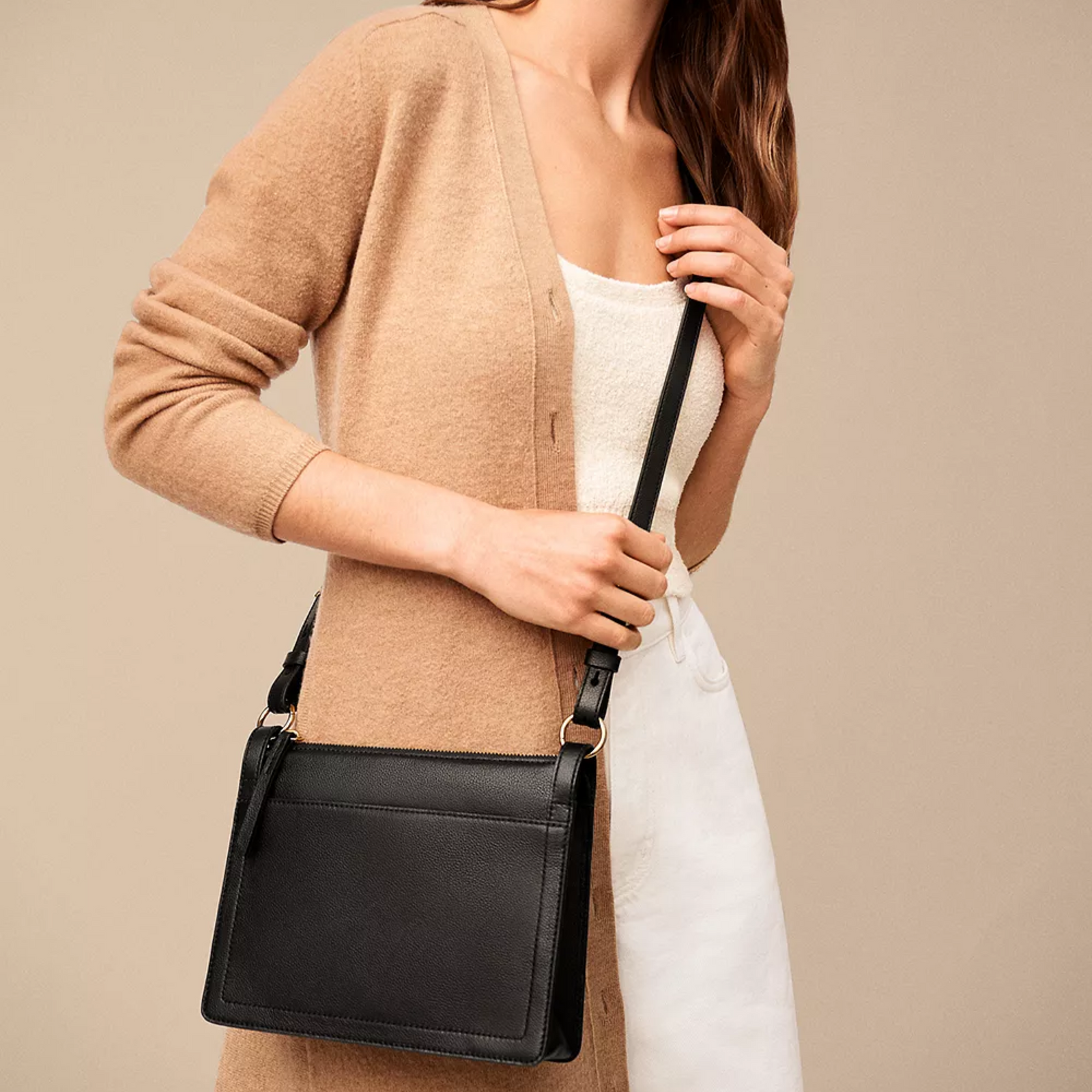 Effortless elegance: why every woman needs a leather crossbody bag