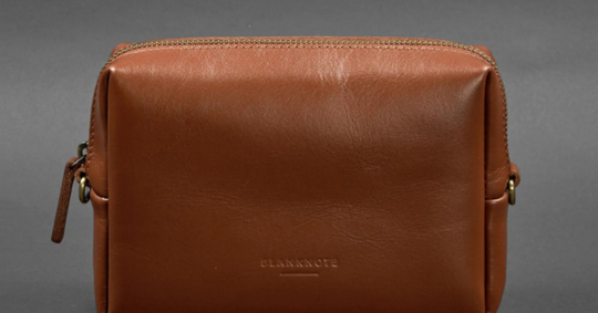 The elegance of leather makeup bags