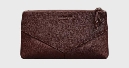 Leather cosmetic bags: combining style and functionality