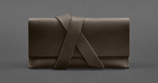 Fashionable leather cosmetic bags for every occasion