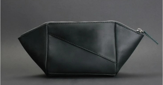 Stylish and practical: leather makeup bags
