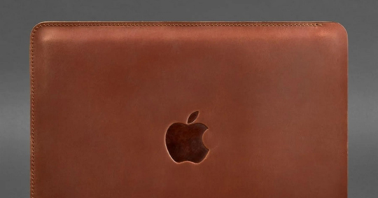The best accessories to pair with your leather MacBook sleeve