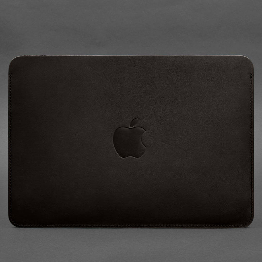 Magnetic closure MacBook cover