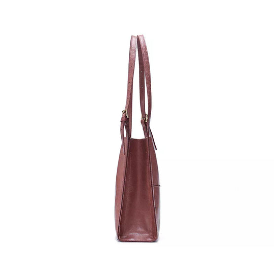 Trendy leather handbag with shoulder strap