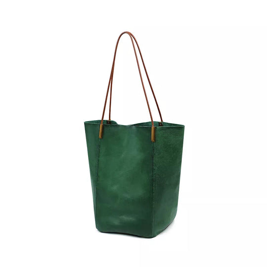 Vegetable-tanned leather shoulder bag