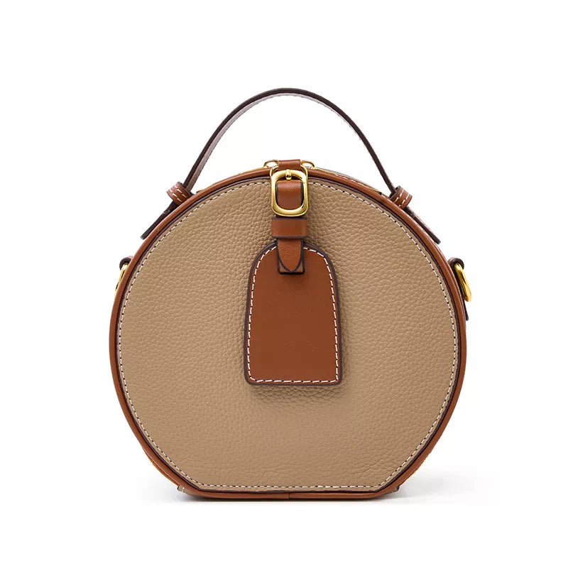Chic and classic crossbody bag in high-quality leather