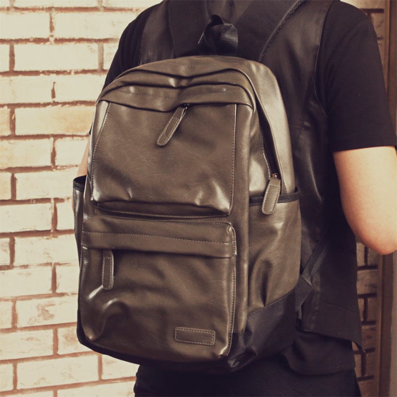 Elegant and fashionable leather backpack suitable for both genders