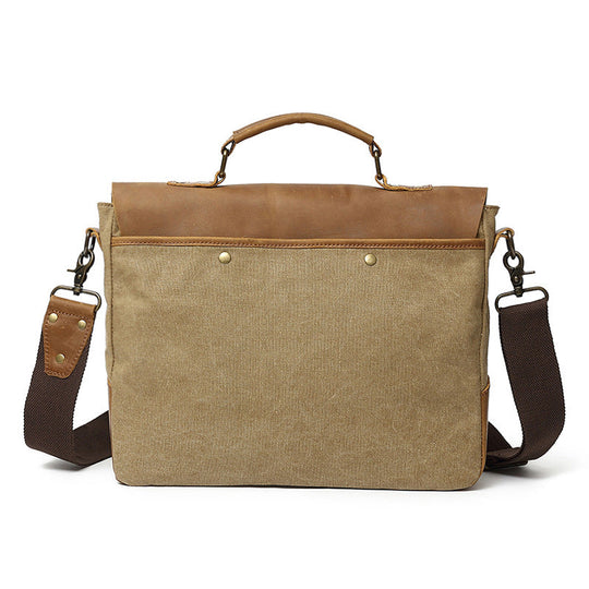 Classic men's messenger bag with a vintage touch