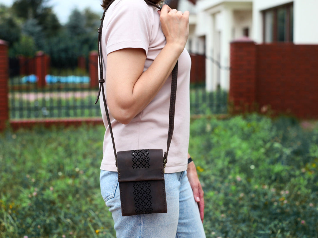 Leather Smartphone Crossbody Bag, iPhone Pouch