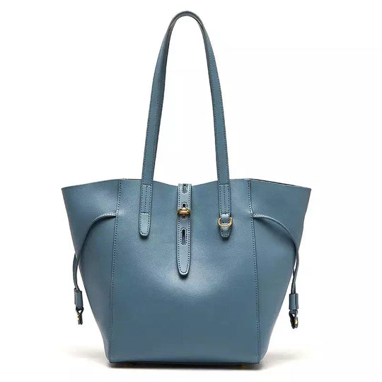 Chic leather tote in blue