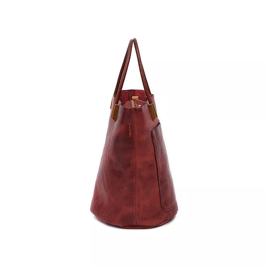 Chic vegetable-tanned leather tote