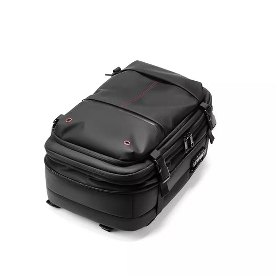 Expandable carry-on backpack for extensive packing