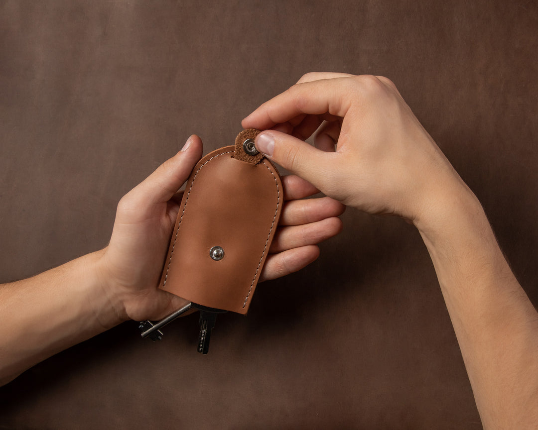 Leather Key Holder with Pull Strap