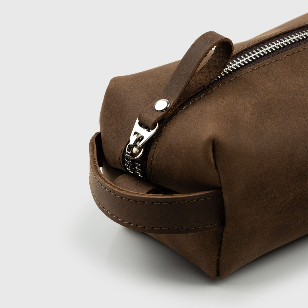 Hanging leather toiletry bag